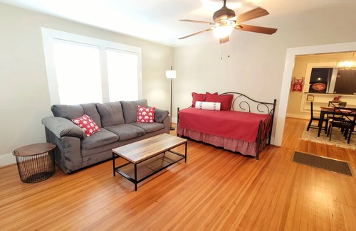 Tuscaloosa House | BE OUR FIRST GUEST!! Bama Guest House 1.8 miles to Bryant Denny Stadium.