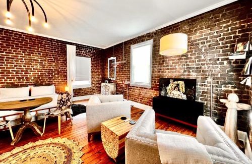 Historic Downtown Savannah House | Be Our Gaston's "The Garden of Good"