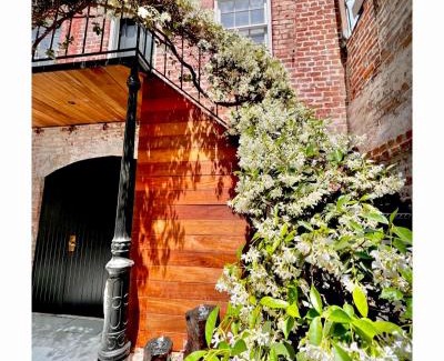 Historic Downtown Savannah House | Be Our Gaston's "The Garden of Good"