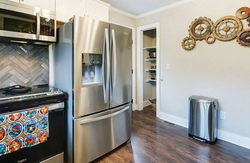 Belmont Historic District House | Be Our Guest in Belmont - 12 Min to CLT