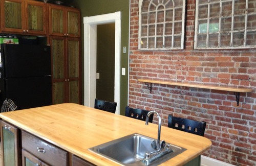 Old Louisville House | Be together. Spend less. Be a local.