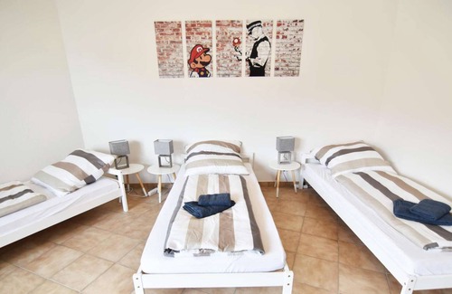 Bedburg-Hau Apartment | BE05 Fully equipped 3-bedroom accommodation in Bedburg-Hau