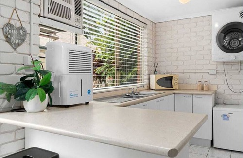 Korora Villa | Beach 2 mins, 15+ guests, Pet and Children, Pools