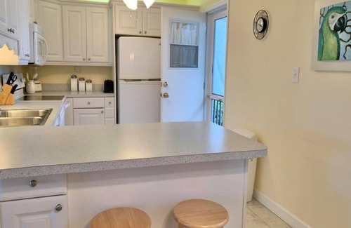 Fort Pierce Condo | Beach,4Pools,Tennis,PickleBall,FitnessCtr,Bocce,Restaurant&Tiki,Golf,RecDept.