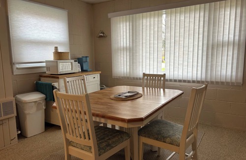 Caseville Cottage | Beach Access - 2-bedroom cottage in beautiful Oak Pointe, Caseville