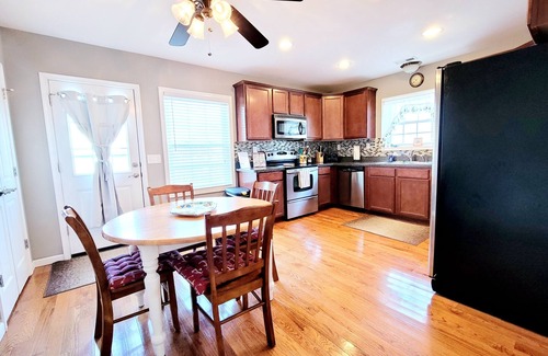 Colonial Beach Cottage | Beach Access Cottage ~ Come Enjoy The Beach Life, Walk to The Beach and Grilling