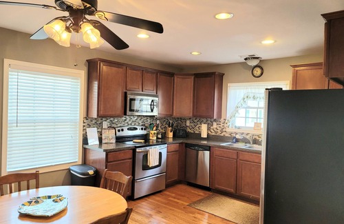 Colonial Beach Cottage | Beach Access Cottage ~ Come Enjoy The Beach Life, Walk to The Beach and Grilling
