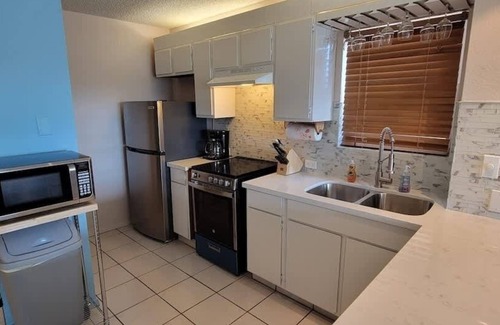 South Padre Island Condo | *Beach access Condo * Nice pool/hot tub area w/bbq (Gulfview I – #213) by RedAwning
