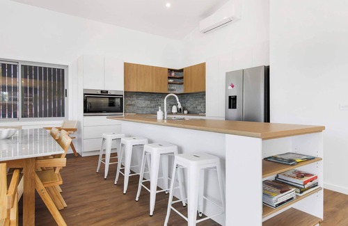 Malua Bay House | Beach Access & Water Views | Garden Bay Retreat