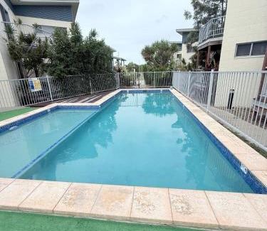 Emu Park Hostel | Beach accommodation with Shared facilities