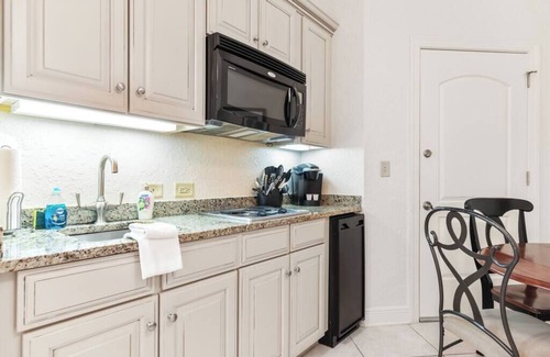 Saint Simons Island Condo | Beach Air -optional BIKES-Pool-Walk 2 Pier Village