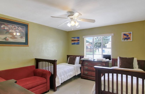Riviera Beach House | Beach-anchor Palms