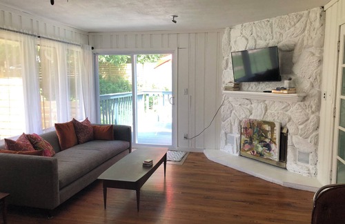 Miller Beach Cottage | Beach and backyard 4-bedroom cottage