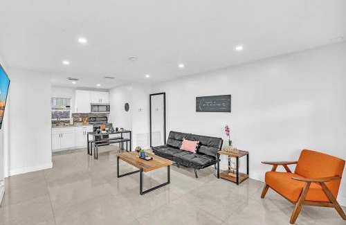 Royal Poinciana House | Beach And Hard Rock Hollywood Vacation House Ha02