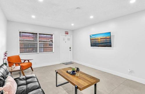 Royal Poinciana House | Beach And Hard Rock Hollywood Vacation House Ha02