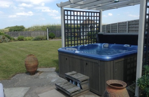 Crosby Apartment | Beach And Hot tub