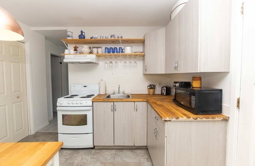Wellington Cottage | Beach and Main near Wellington Beach, PEC