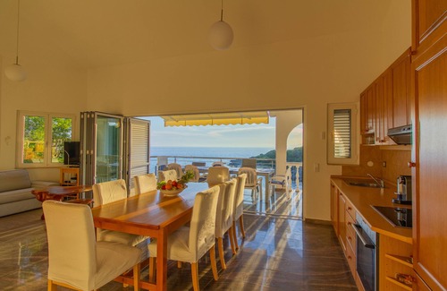 Potocnica Apartment | Beach Apartment 2: private bathing area, sandy beach, wireless internet, ideal for families