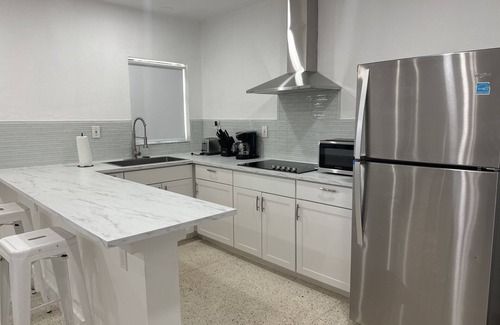 South Lake Apartment | Beach Apartment in Hollywood