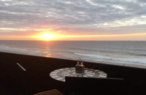 Umdloti Apartment | Beach apartment with breathtaking ocean views.