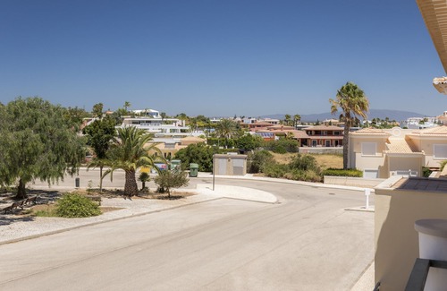 Porto de Mos Apartment | Beach Apartment with Pool in Porto de Mos, Lagos by Ideal Homes