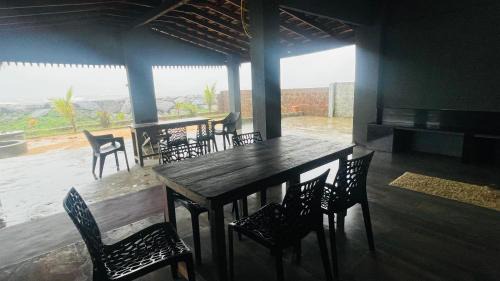 Tonse West Bed & Breakfast | Beach at Deltin