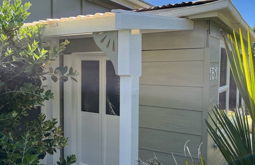 Ngakawau House | Beach at the back door!