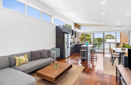 Aireys Inlet Apartment | Beach Baby - fun in the sun!