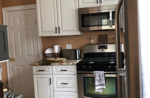 Ventnor City House | Beach & Bay Breezes Charming North Beach Home Seasonal Discount stay rates