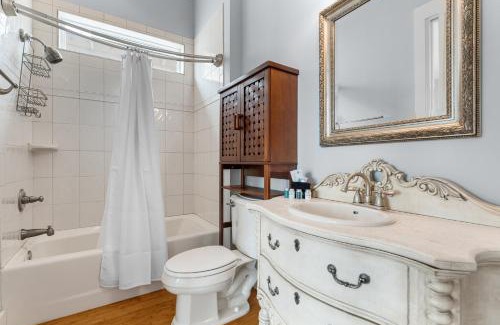 Bel Air House | Beach Bay Getaway! Bayfront 4BR 4BA House Sleeps 12 Private pool Boat dock