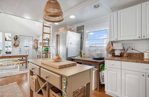 Birdsnest Cottage | Beach Bettie's - Serene, charming cottage located on the Chesapeake Bay!
