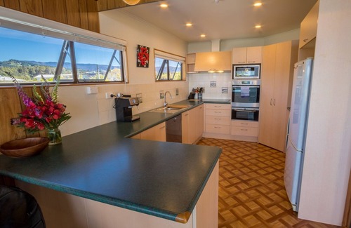 Kaiteriteri House | Beach, Bike, Boat, play