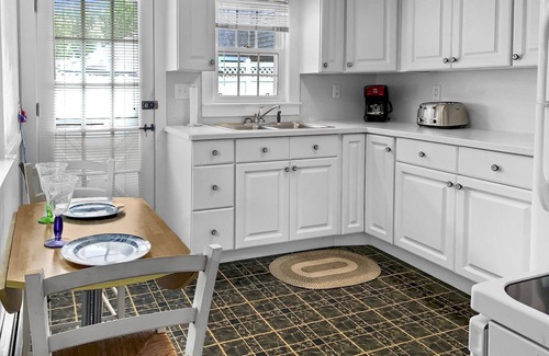 Harwich Port House | Beach Bliss at The Sandpiper Cottage