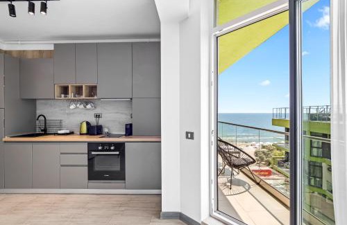 Mamaia-Sat Apartment | Beach Bliss - Pool & Spa Beach Resort