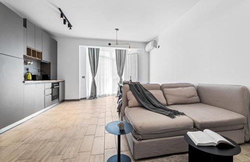 Mamaia-Sat Apartment | Beach Bliss - Pool & Spa Beach Resort