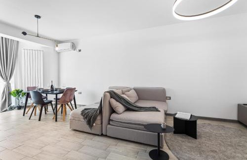 Mamaia-Sat Apartment | Beach Bliss - Pool & Spa Beach Resort