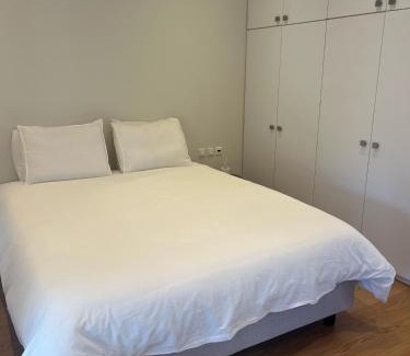 Vouliagmeni Apartment | Beach Bliss Studio