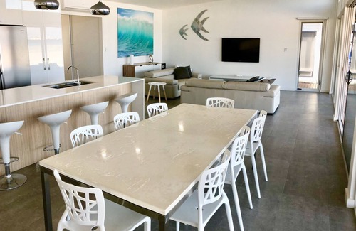 North Beach House | Beach Bliss Wallaroo nAbsolute beachfront location - step straight onto the sand