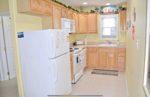 Cape May - Wildwood Condo | Beach Block, North Wildwood: Heated Pool