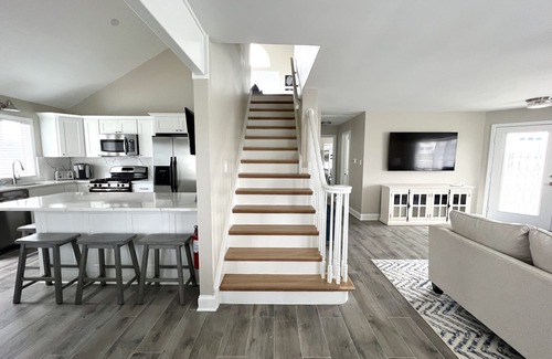 Avalon House | Beach block with Private, Heated Pool!