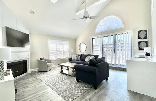 Avalon House | Beach block with Private, Heated Pool!