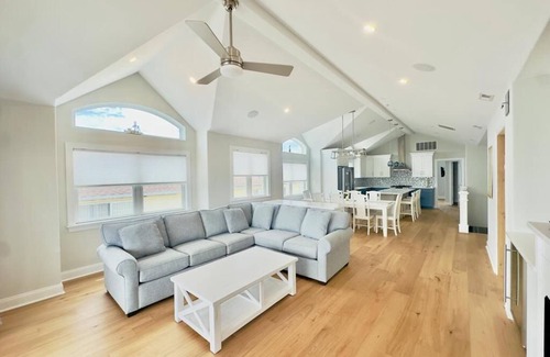 Townsend's Inlet Condo | Beach Block with Elevator in Sea Isle City
