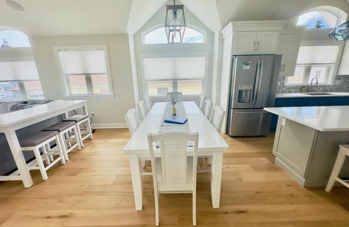 Townsend's Inlet Condo | Beach Block with Elevator in Sea Isle City