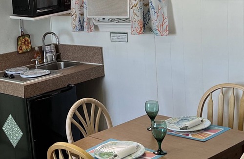 Seaside Heights Apartment | Beach/Boardwalk Block-Bright & Beachy