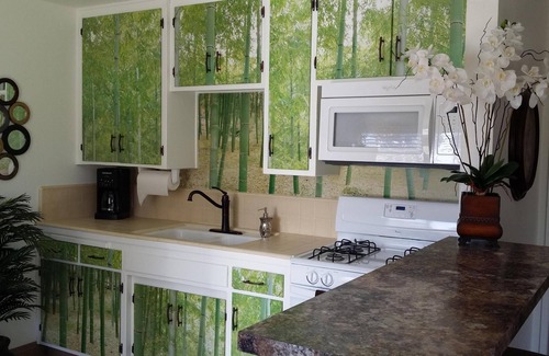 Bakersfield House | Beach Bungalow, garage, fenced in front yard, pet door and Wi-Fi