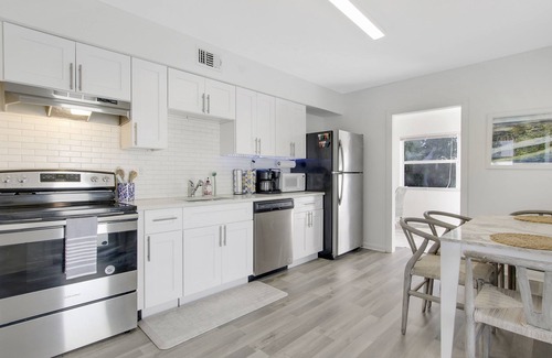 Riviera Beach House | Beach Bungalow Close to Renown Snorkeling