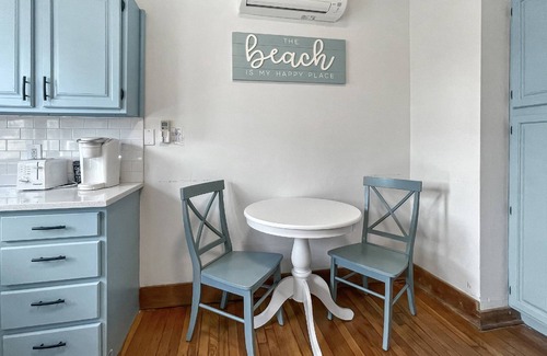 West Haven House | Beach Bungalow, walk to beach, private backyard