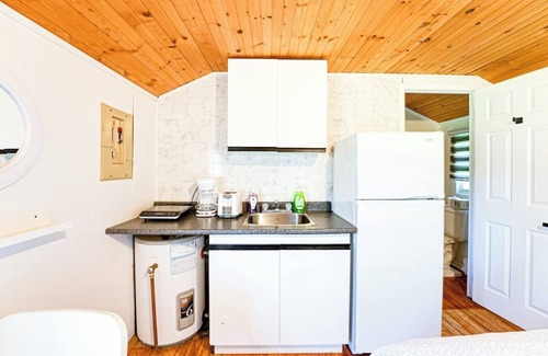 Magnetawan Cabin | Beach Cabin On Lake Cecebe- Maijac Resort & Marina