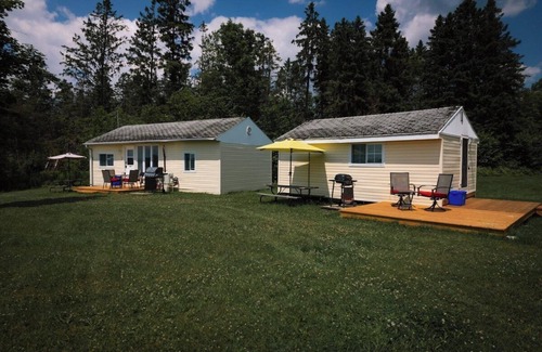 Magnetawan Cabin | Beach Cabin On Lake Cecebe- Maijac Resort & Marina