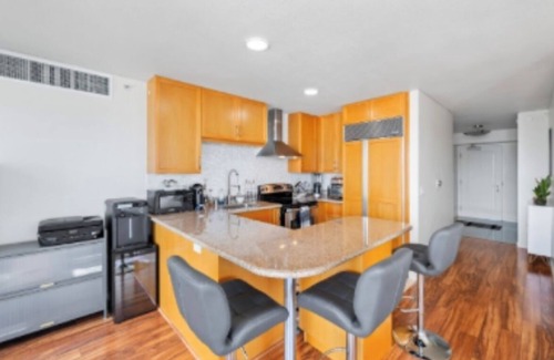 Ala Moana Condo | Beach, City lights and Mountain Views 180 degrees view & centrally located